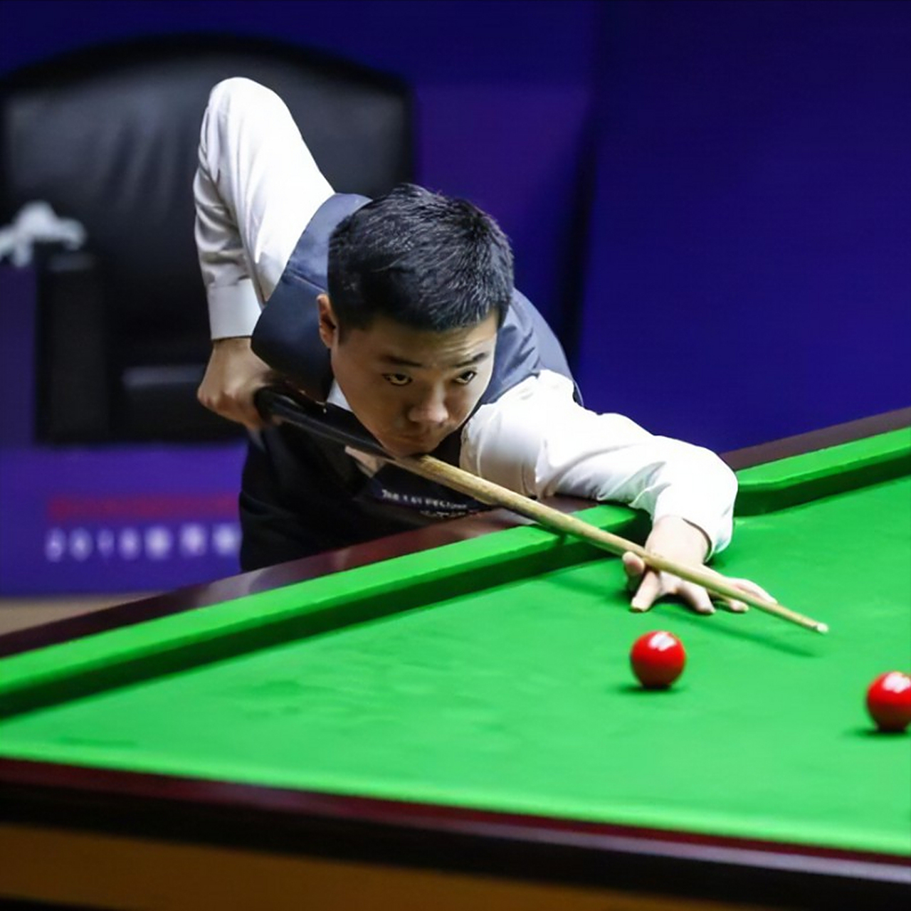 更为深刻地 更为深刻地