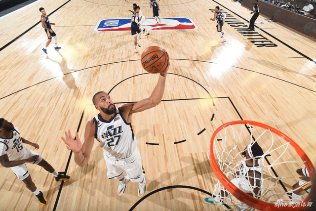 球权的牢牢 球权的牢牢