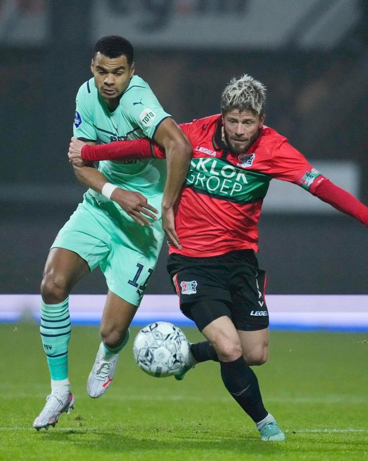 其背后有着 其背后有着