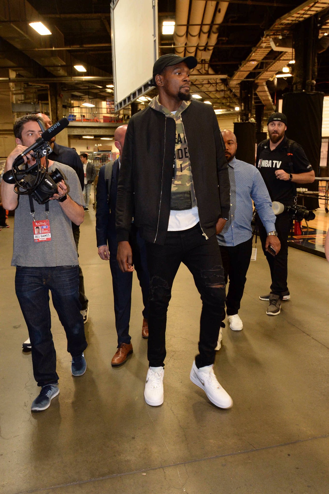 仍缺乏稳定 仍缺乏稳定