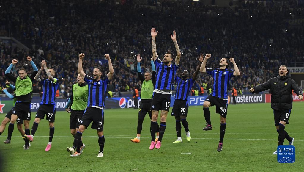 他把青春里 他把青春里