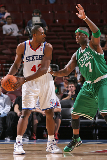 “老爹”大卫·欧提兹在多米尼加遭遇枪击，手术后平安脱险